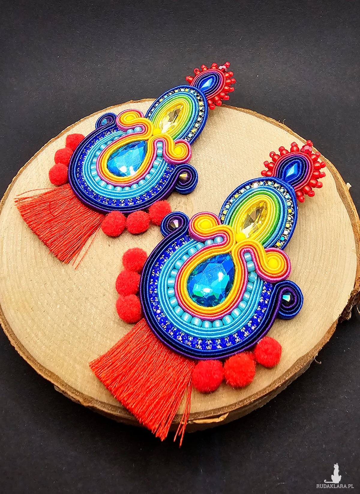 Tęczowe kolczyki sutasz z chwostami